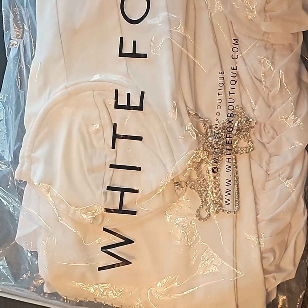 NWT White Dress "S" fits like size 0, corset style, rhinestone straps and fringe